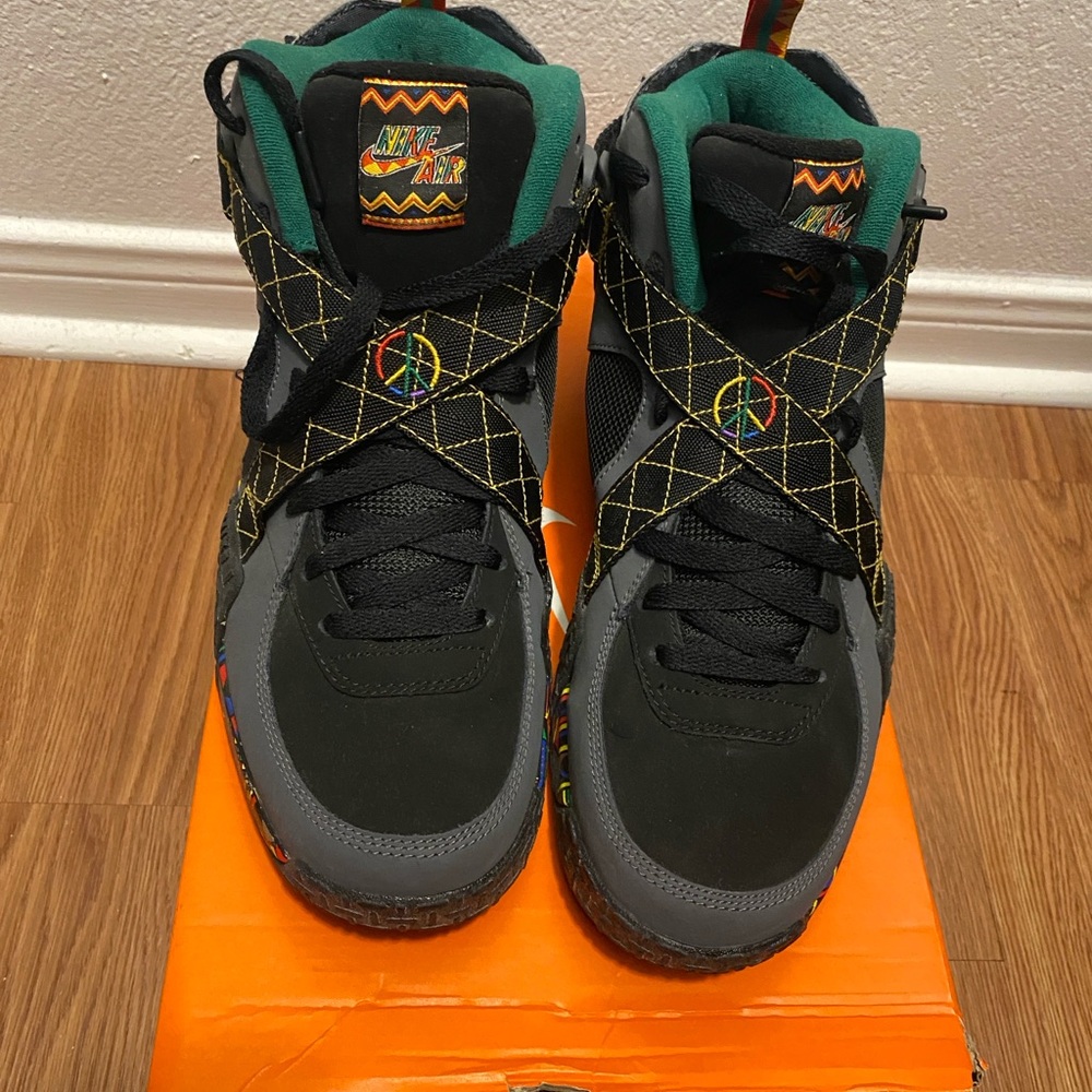Nike Air Raid Black and Multicolor High-Tops